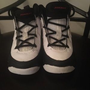 Toddler Jordan Retro 9 size 6